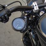 sportster_speedo_side_mount_black_app126_2.jpg