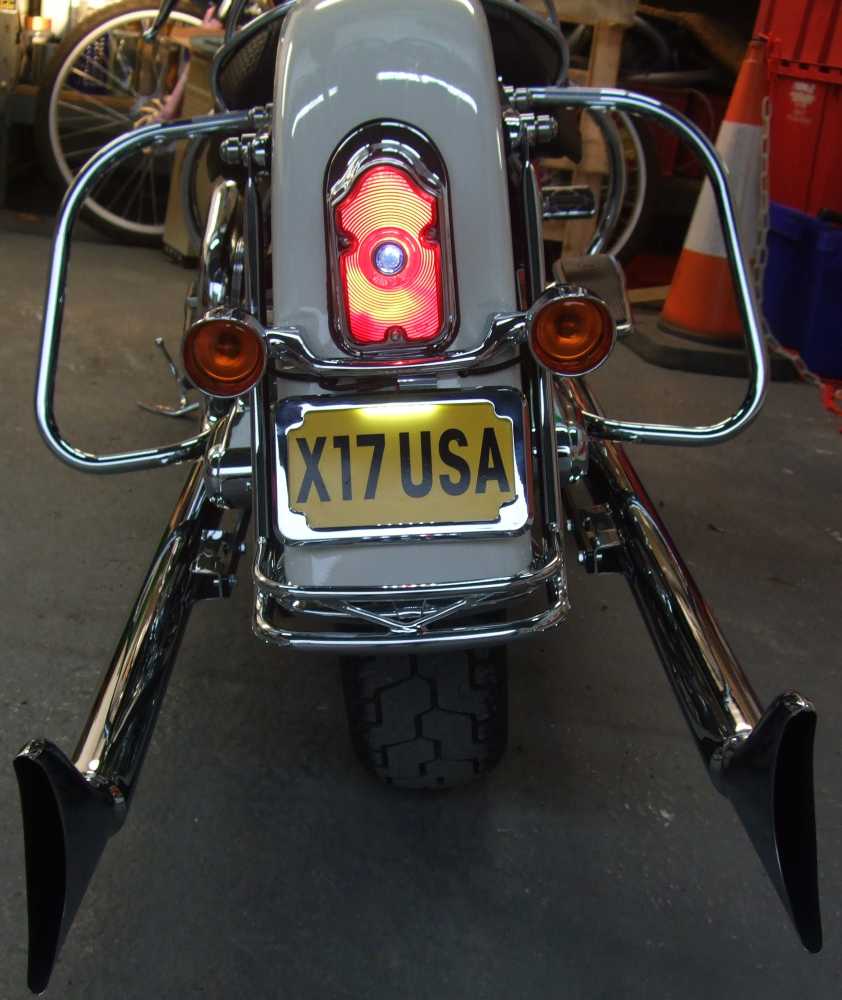 softail deluxe tail light